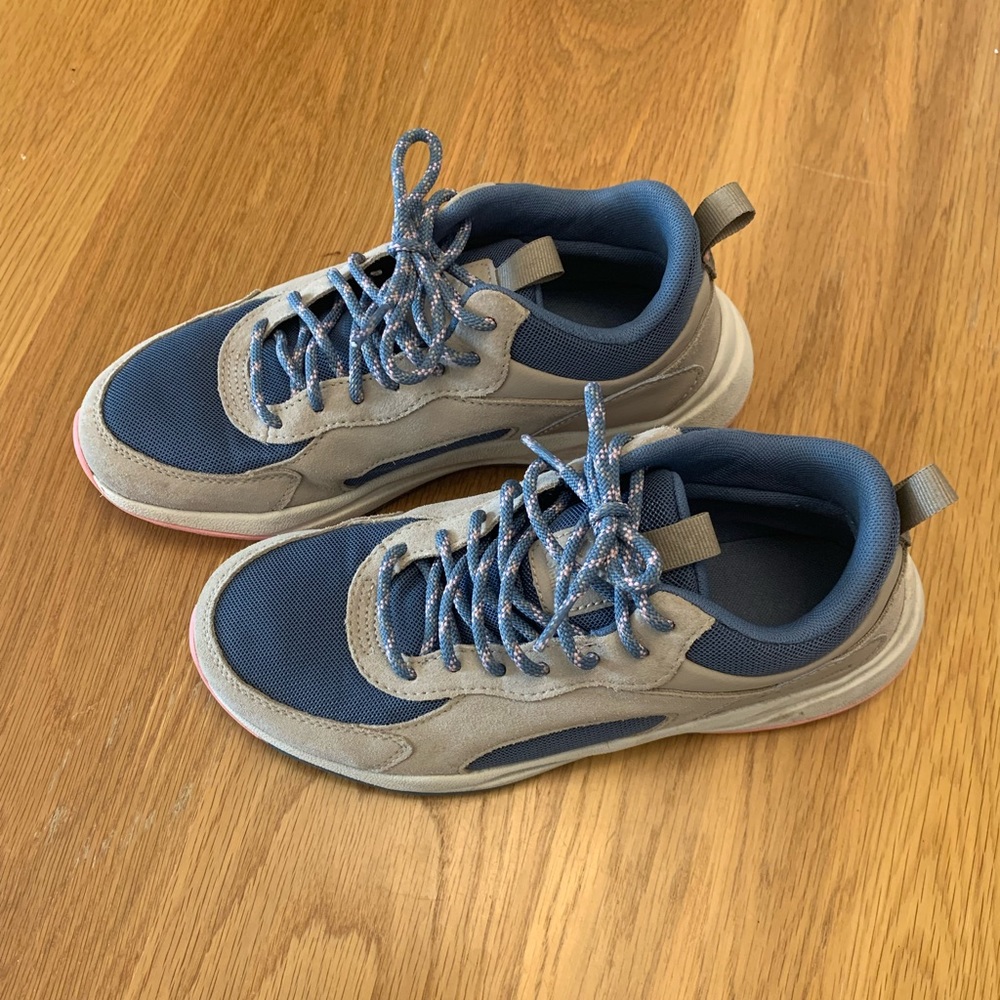 Columbia Sportswear Pivot Mid Waterproof Hiking Shoe